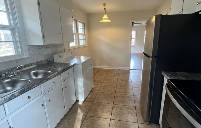 3 beds, 1 bath, $1,200