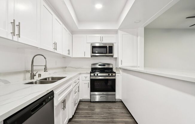 1 bed, 1 bath, 695 sqft, $2,298, Unit 150