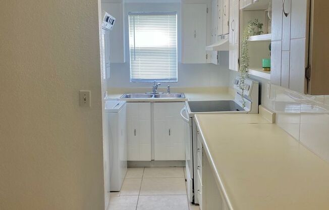 Beautiful Apartment 2/2  in ALTAMONTE SPRINGS ( SAN SEBASTIAN COURT)