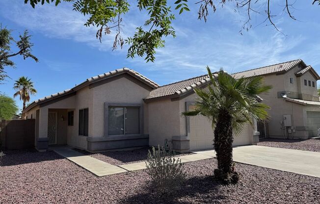 Beautiful Home for Rent in Phoenix! **NEW CARPET & FRESH PAINT**