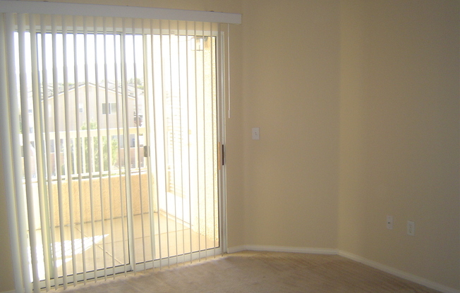 2 beds, 1 bath, $1,750, Unit # 2093