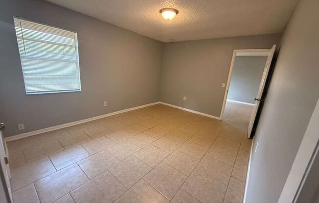 2584-2586 Chestnut Woods Dr