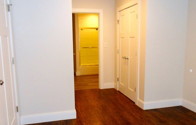 1 bed, 1 bath, 900 sqft, $2,900, Unit 24