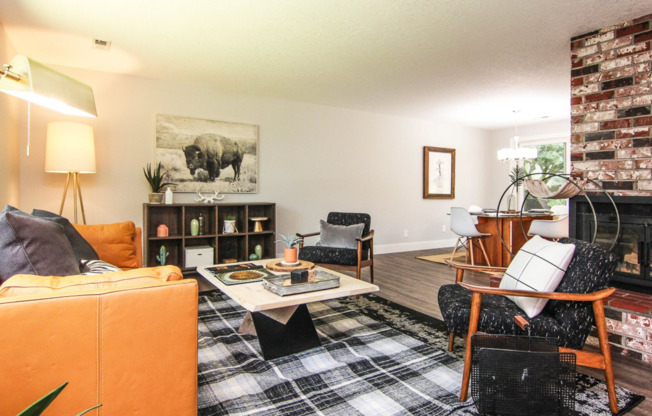 3 beds, 2 baths, $3,300