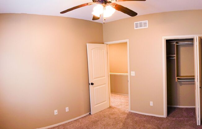 3-Bed Duplex w Garage + Fenced Yard + Balcony + $500 OFF December AND January RENT!