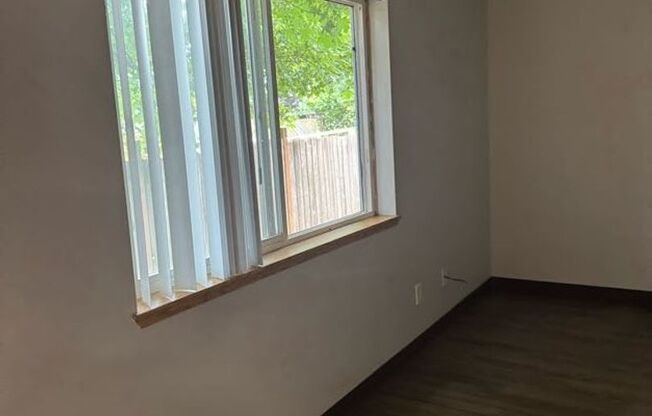 2 beds, 2 baths, 1,070 sqft, $1,595, Unit 12-104