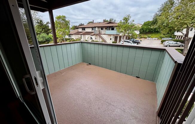 Updated and Spacious 2 bed 1.5 bath