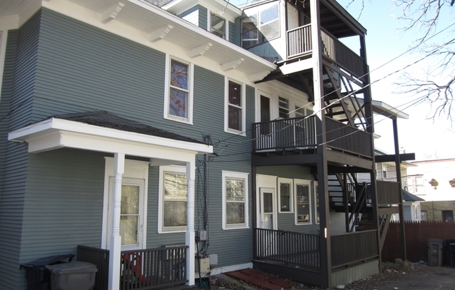 119 TENNYSON CT