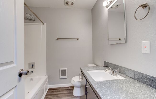 2 beds, 1 bath, $1,495, Unit 4