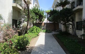 Desirable Park Blvd 1 Bdr 1 Ba 3rd Floor Condo in Hillcrest