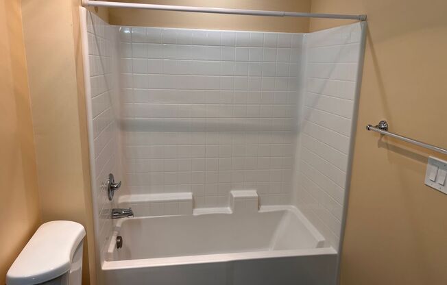1 bed, 1 bath, 645 sqft, $1,595, Unit 211