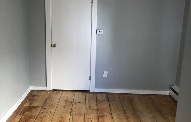 1 bed, 1 bath, $1,300, Unit 32H - 201