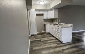 2 beds, 1 bath, 800 sqft, $1,250, Unit Apt 4