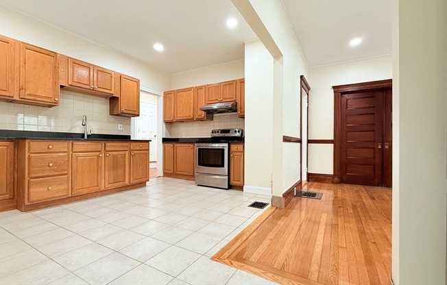 6 SILLOWAY ST