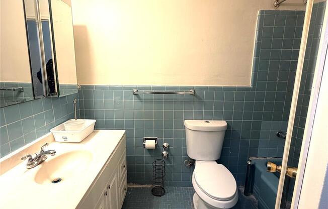 1030 E 57 ST