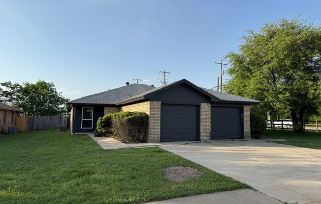 1155-1153 Landsdale lane