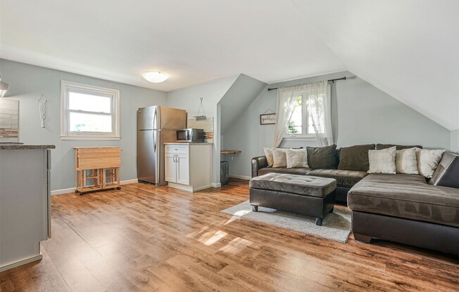 38 COOLIDGE AVE