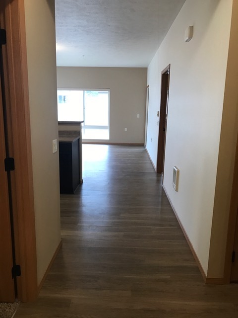 2 beds, 2 baths, 984 sqft, $1,375, Unit 25