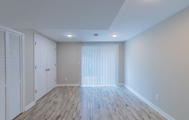 3 beds, 2 baths, 1,300 sqft, $1,825, Unit 666FPL