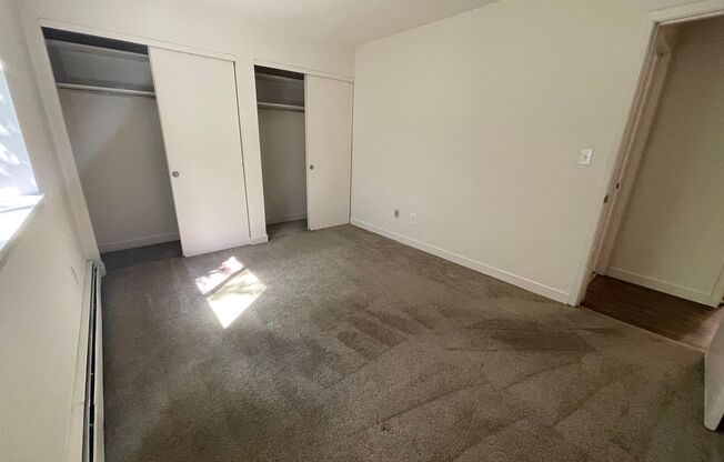 2 beds, 1 bath, $1,425, Unit 107