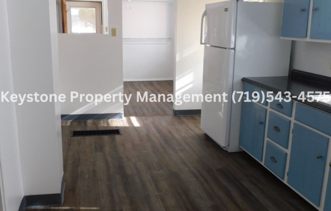 Cute House with 2 Bedrooms/1 Bathroom with Spacious Fenced Yard $975/$975