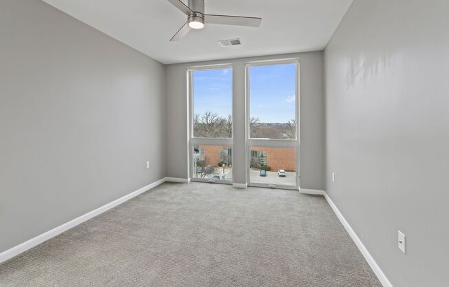 2 beds, 2 baths, 940 sqft, $2,055, Unit Unit 210