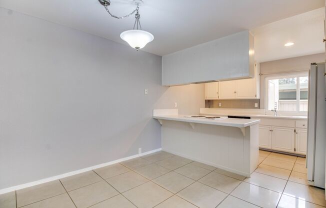 *** LIGHT & BRIGHT 3 BEDROOM 1.5 BATH HOME IN MIRA MESA READY NOW ***