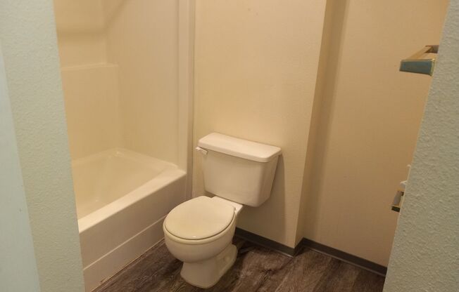 3 beds, 2 baths, $1,600, Unit # A 201