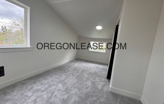 2 beds, 1 bath, 1,053 sqft, $2,195, Unit 2550 1/2 Edision