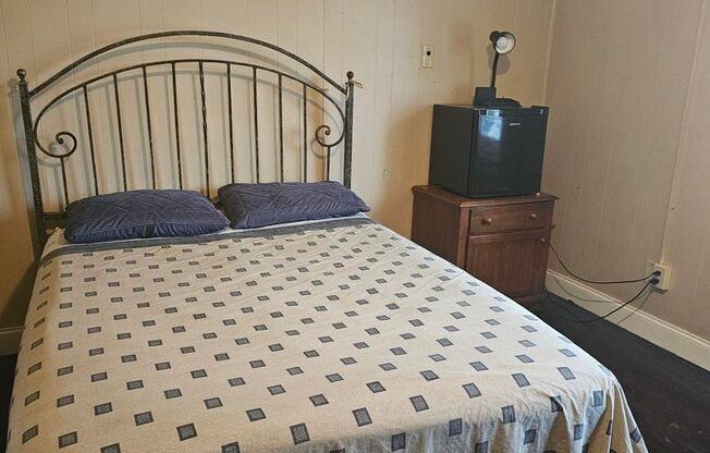 PRIVATE ROOMS