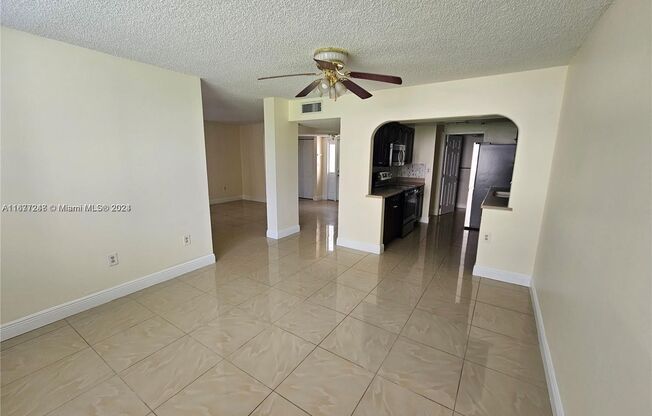 9451 Evergreen Place 109, Davie, FL 33324