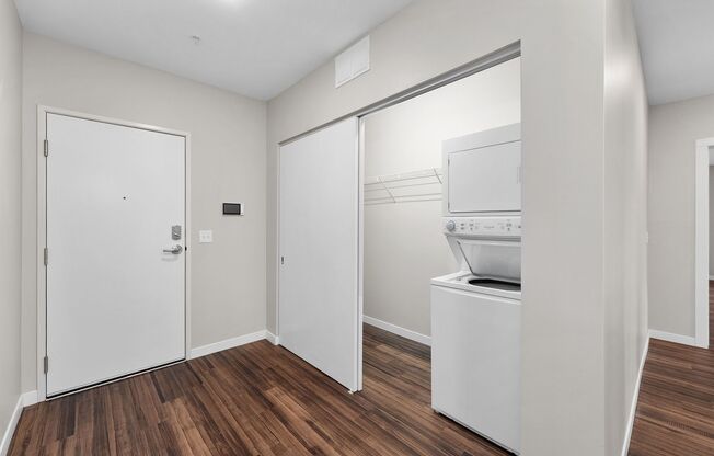 2 beds, 2 baths, 1,577 sqft, $2,600, Unit 402