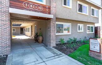 1 bed, 1 bath, $2,200, Unit 887-15