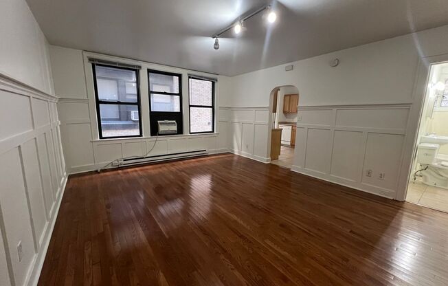 1 bed, 1 bath, 620 sqft, $1,199, Unit 7237 Penn Ave. #1B