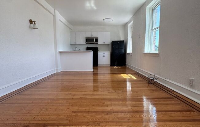 1 bed, 1 bath, 650 sqft, $895, Unit A-404