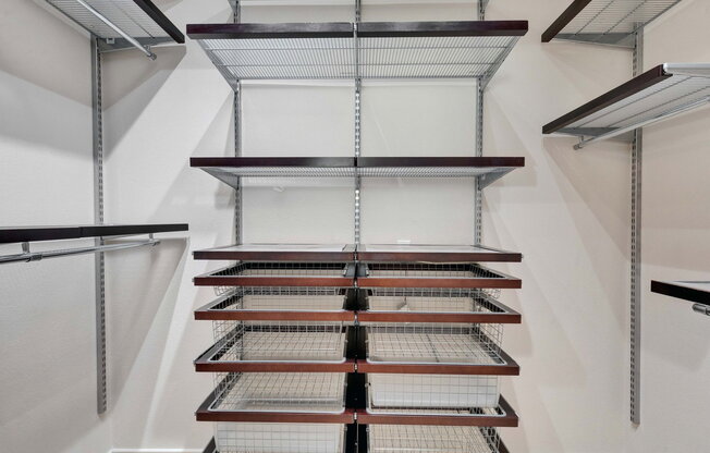 2 beds, 2 baths, 1,089 sqft, $1,650, Unit Apt 2701