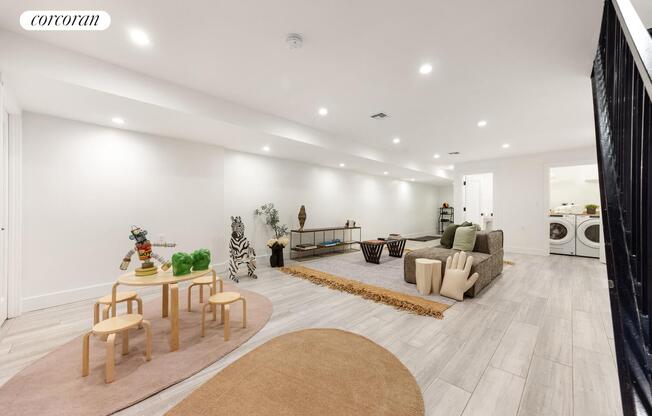 3 beds, 2 baths, 1,800 sqft, $5,999, Unit 1