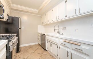 2 beds, 1.5 baths, 830 sqft, $3,395, Unit 11