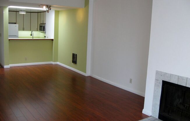 Beautiful 2 BR 2BA 2 story condo with laundry in the unit! Pool, Sauna, Gym and Amenities @Opera Plaza
