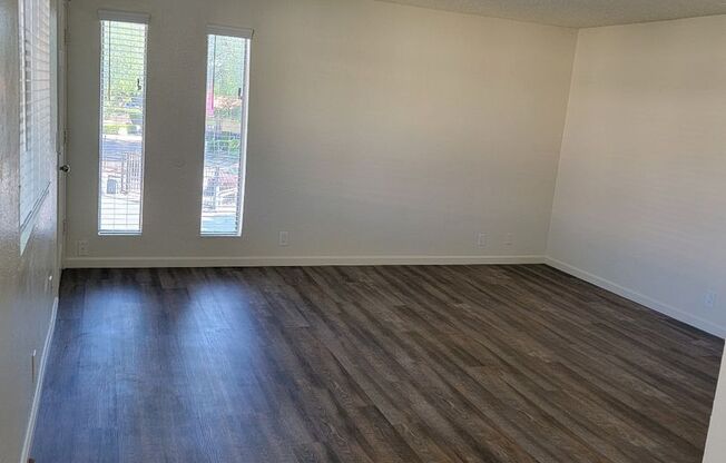 1 bed, 1 bath, 725 sqft, $1,220, Unit 129