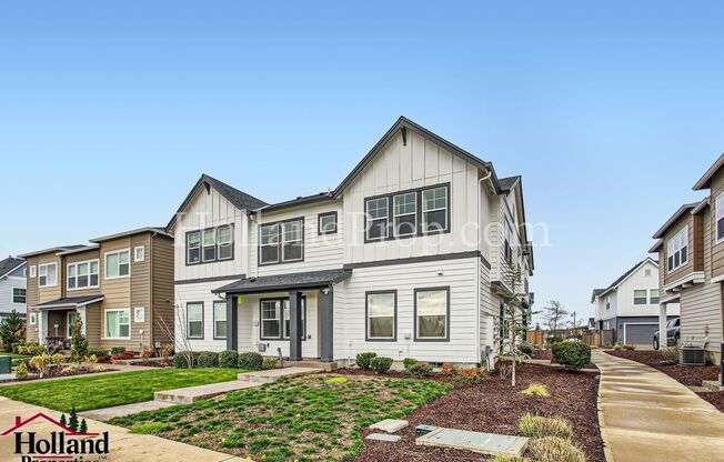 ** NEW PRICE ** Stylish 2- Bedroom Home in Hillsboro with Outdoor Oasis and Modern Finishes!