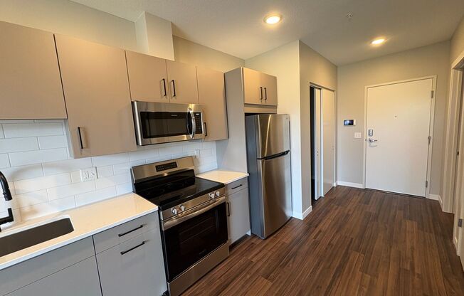 1 bed, 1 bath, 605 sqft, $1,200, Unit 331