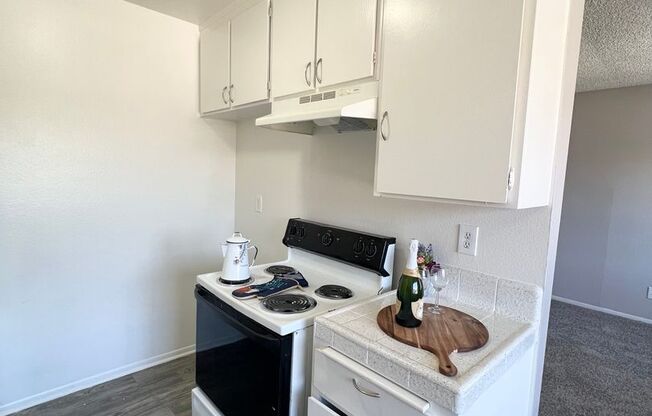 1 bed, 1 bath, 650 sqft, $1,745, Unit 06 ***Spacious One Bedroom***CALL TO SET UP A TO TOUR NOW!!!