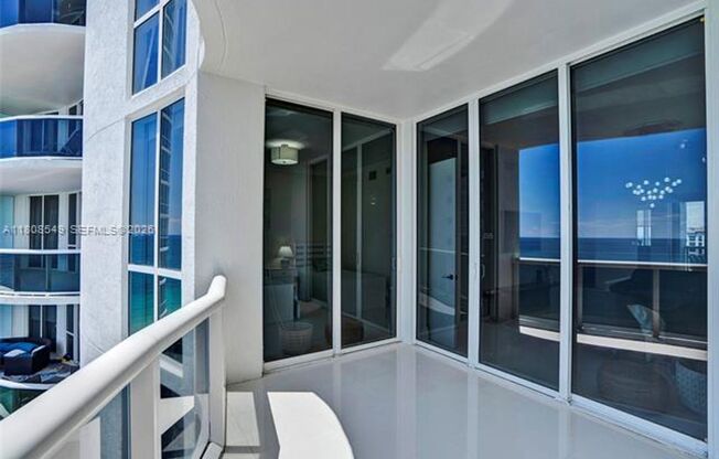 3 beds, 3.5 baths, $12,050, Unit # 1604