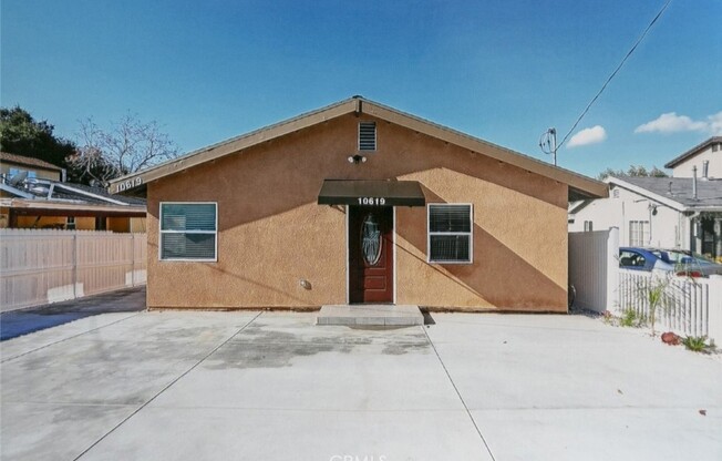 10619 RHODESIA AVE
