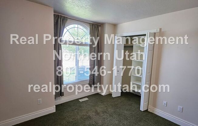 3 beds, 2.5 baths, $2,200