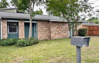 Duplex Blocks from Downtown and Town Lake