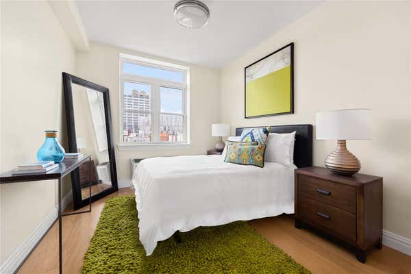 70 W 139 ST