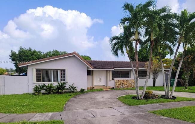 5205 SW 102 PL