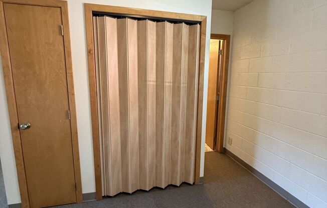 Studio, 1 bath, 500 sqft, $625, Unit 1024 SUNSET #04